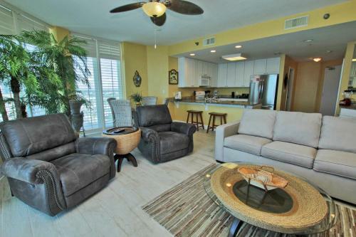 Lighthouse By Youngs Suncoast