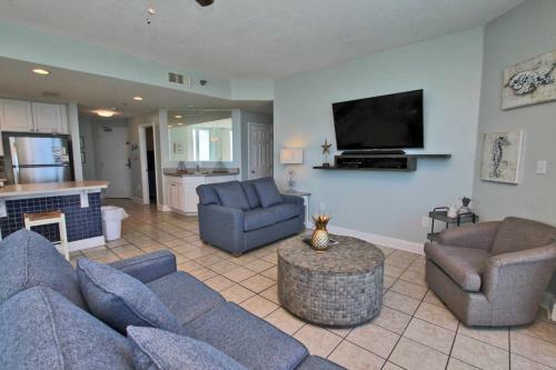 Lighthouse By Youngs Suncoast