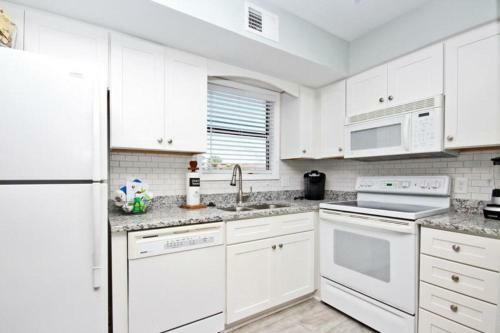 Laguna Bella B1 By Youngs Suncoast