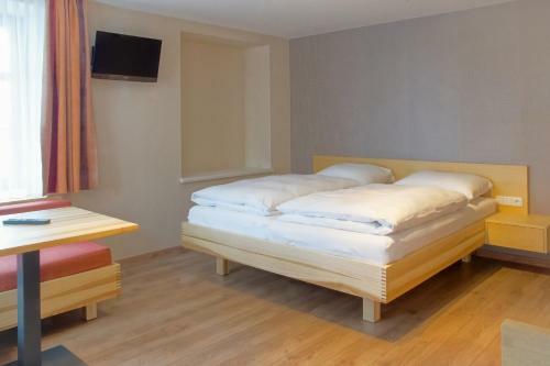 Hostal Hotel Gasthof Adler