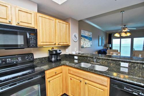 Crystal Tower 1702 By Youngs Suncoast