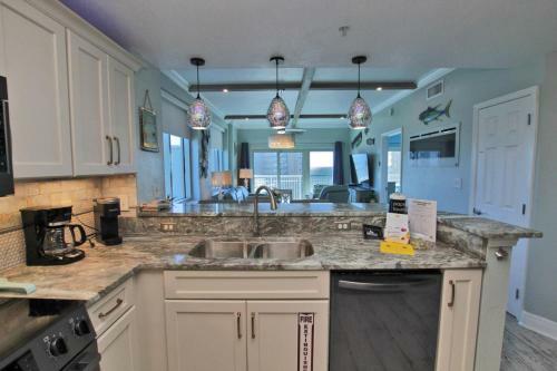 Crystal Tower 601 By Youngs Suncoast