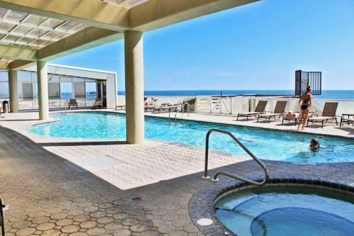 Colonnades 1202 By Youngs Suncoast