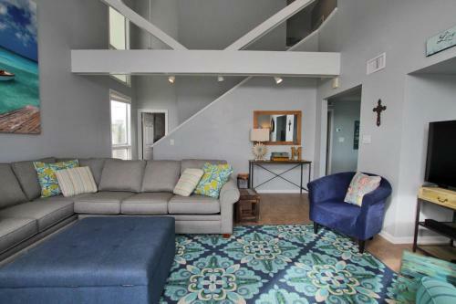 Marilyns Cottage By Youngs Suncoast