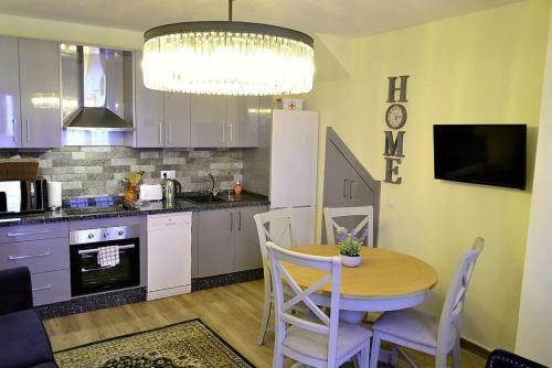 Remarkable 2-bed House In Montejaque With Jacuzzi