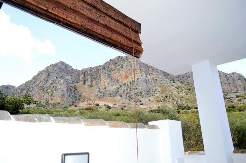 Remarkable 2-bed House In Montejaque With Jacuzzi