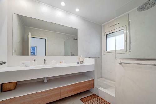 Villa Van Gogh - Barneda Premium Villas