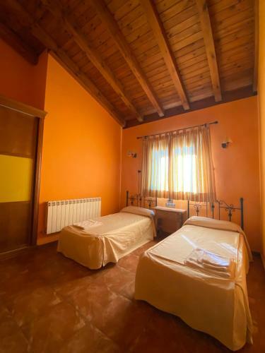 Hostal Hotel Hoster�a De Monz�n