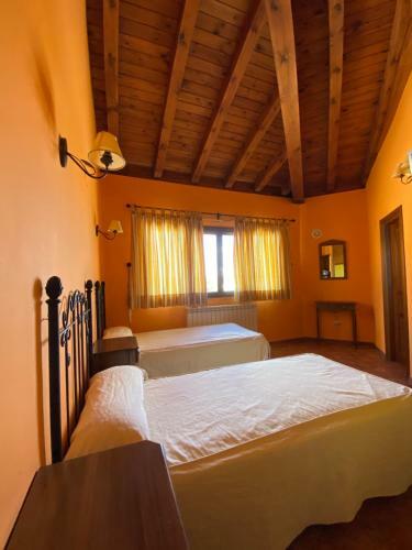 Hostal Hotel Hoster�a De Monz�n