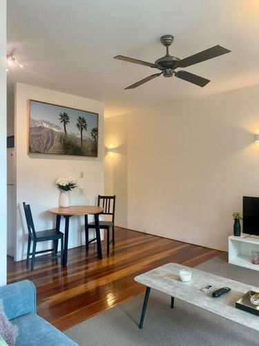 Luxury & Central Apartment On Riverside W/ Parking