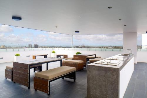 Modern 2 Bedroom Apartment With Rooftop