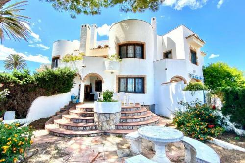 Casa De Mont-roig Delante De La Playa