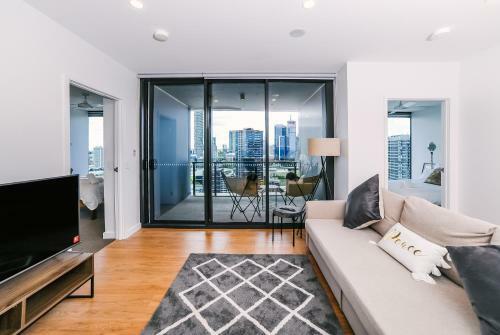 Brisbane One 3 Beds Apartments