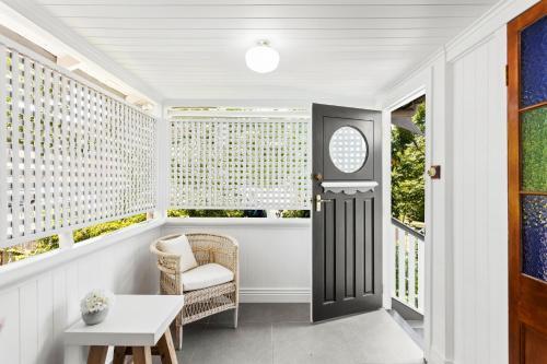 Apartamento Stylish Inner-city Home With Stunning Outdoor Deck