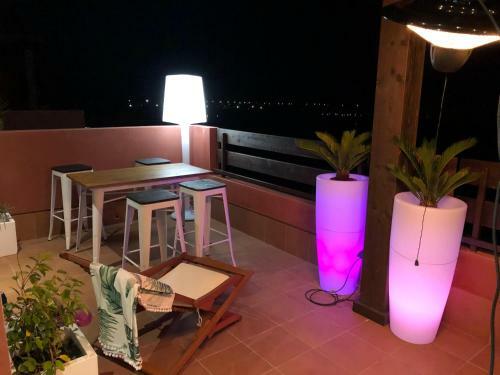 Apartamento �tico Playa Granada Golf + Piscina Con Jacuzzi