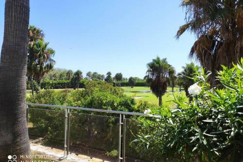 Elegante Apartamento En Playa Granada & Golf