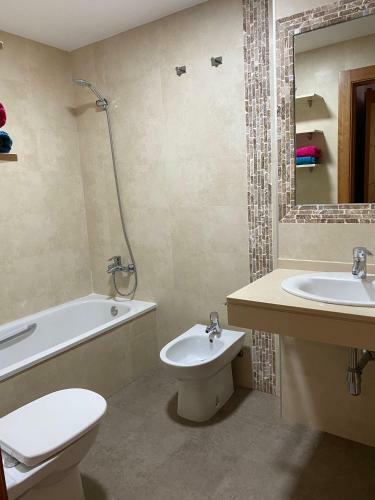Elegante Apartamento En Playa Granada & Golf