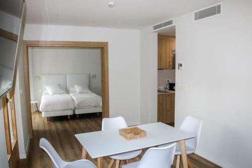 Apartamentos Mundaka Surf Camp