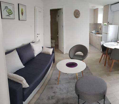 Apartman Kiwi In A Quite Central Area