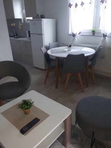 Apartman Kiwi In A Quite Central Area