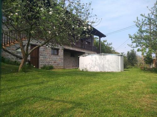 Agroturismo La Casona De Tresni�in