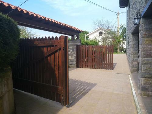 Agroturismo La Casona De Tresni�in