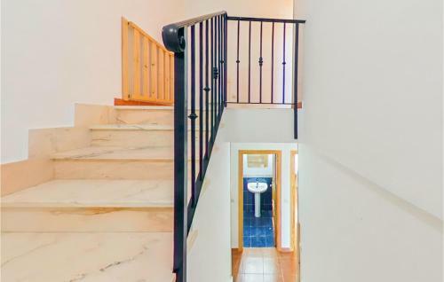 Awesome Apartment In Navaluenga With Wifi And 4 Bedrooms
