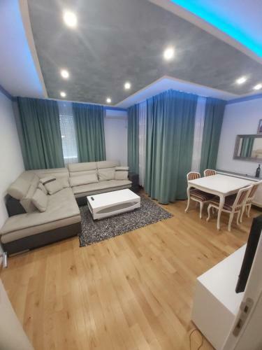 Silver Apartment