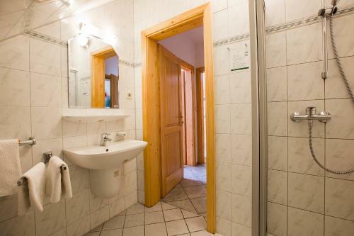 Hostal Winzerhof - G�stehaus St�ger