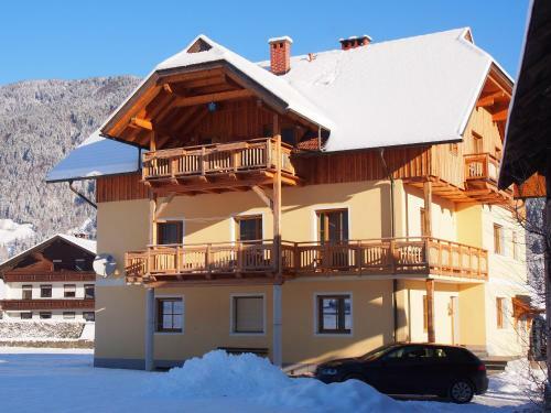 Hostal Ferienwohnungen Themessl