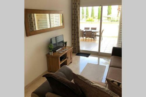 Ground Floor Two Bed Apartment With Private Garden