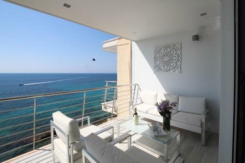 Apartment Front Line