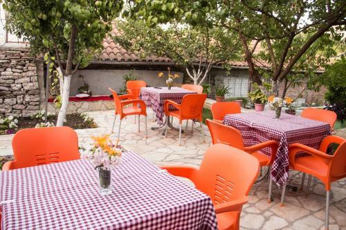Hostal "mani Guest House"