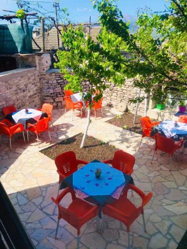 Hostal "mani Guest House"