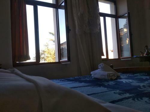 Hostal Guesthouse Celos