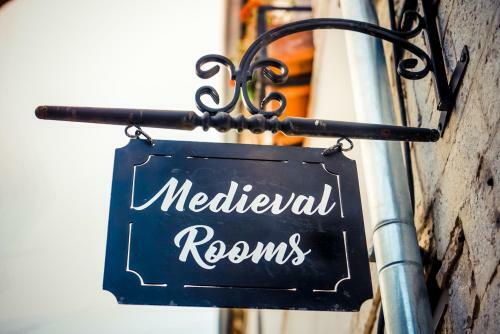 Hostal Medieval Rooms