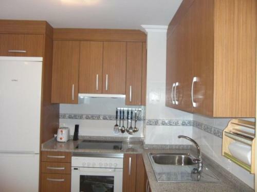 Apartamento Piso de 3 Dormitorios En Noalla (Sanxenxo)