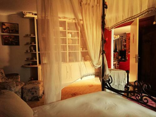 Villa Slow House Y La Caba�a de Miss Slower