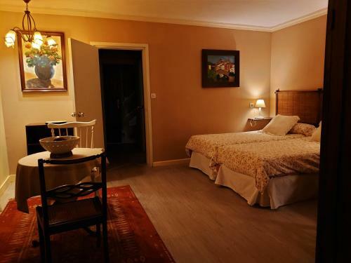 Villa Slow House Y La Caba�a de Miss Slower