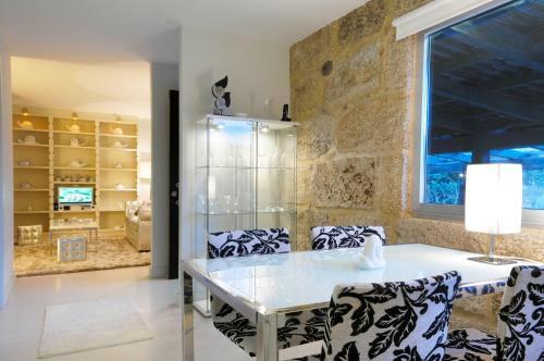 Villa Slow House Y La Caba�a de Miss Slower