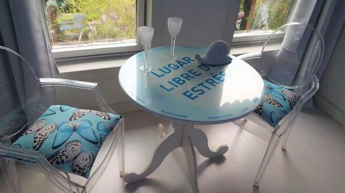 Villa Slow House Y La Caba�a de Miss Slower