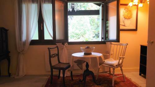 Villa Slow House Y La Caba�a de Miss Slower