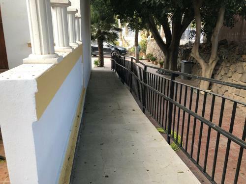 Villa Con Piscina En N�jar