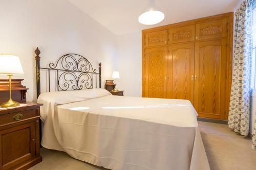 Villa Con Piscina En N�jar