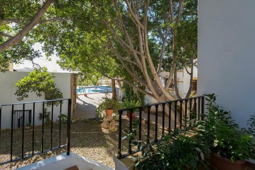 Villa Con Piscina En N�jar