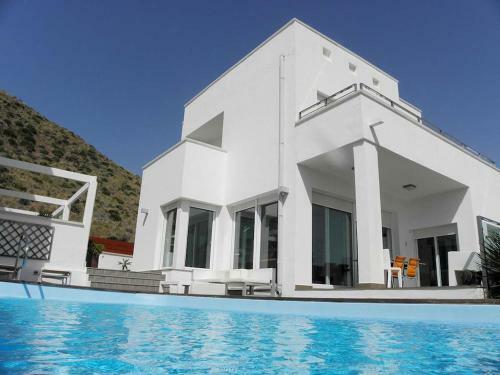 Luxury Holiday Home In Nijar With Private Swimming Pool