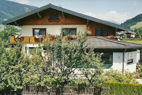 Hostal Pension Wieser "baschtlmai"