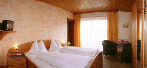 Hostal Pension Wieser "baschtlmai"