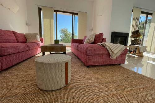 Villa Hideaway Hilltop View