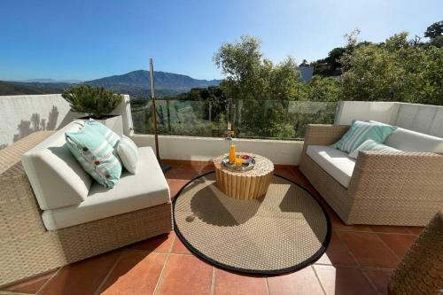 Villa Hideaway Hilltop View